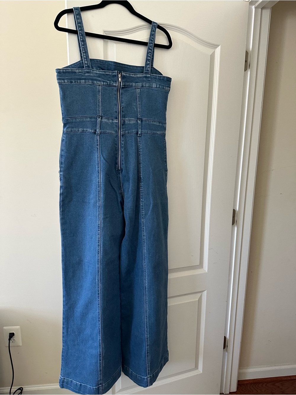 Women’s XL wide leg Blue Denim Strap Jumpsuit Jeans - never worn - Picture 2 of 3